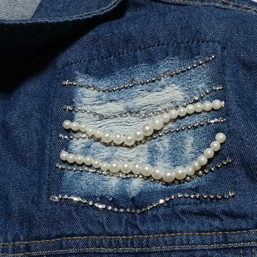 Cato distressed blue Jean jacket with diamonds/ pearls size 26-28 - Picture 6 of 9